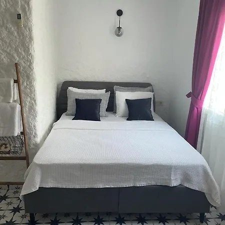 Postahan Konukevi Сasa de vacaciones *
